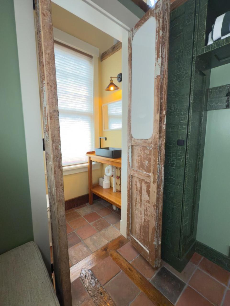 Magical Post And Beam Loft Downtown Newport! Hotell Eksteriør bilde