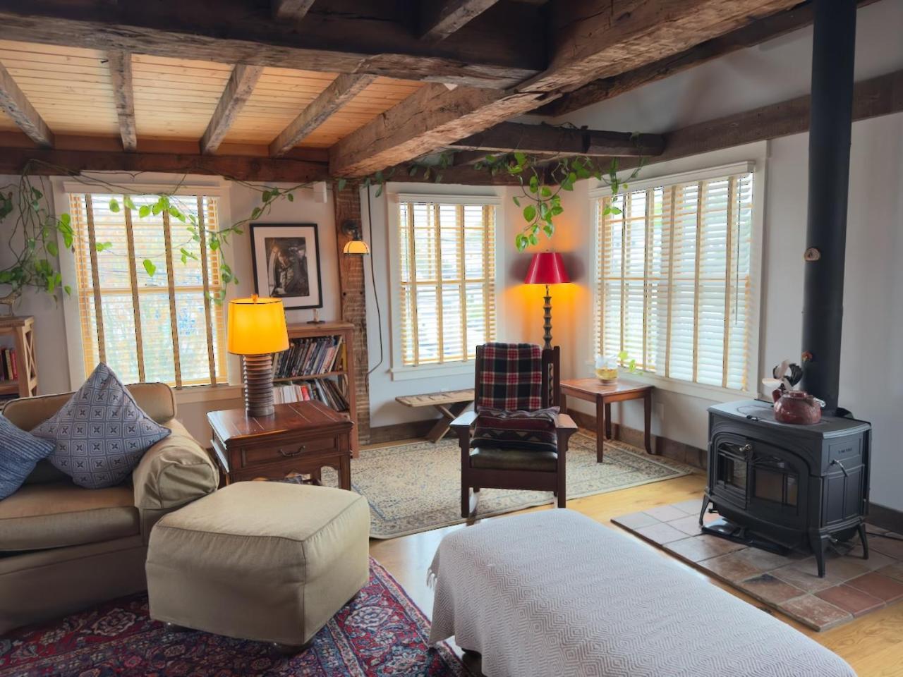 Magical Post And Beam Loft Downtown Newport! Hotell Eksteriør bilde